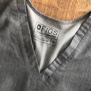 Figs XS Casma 3 pocket scrub top